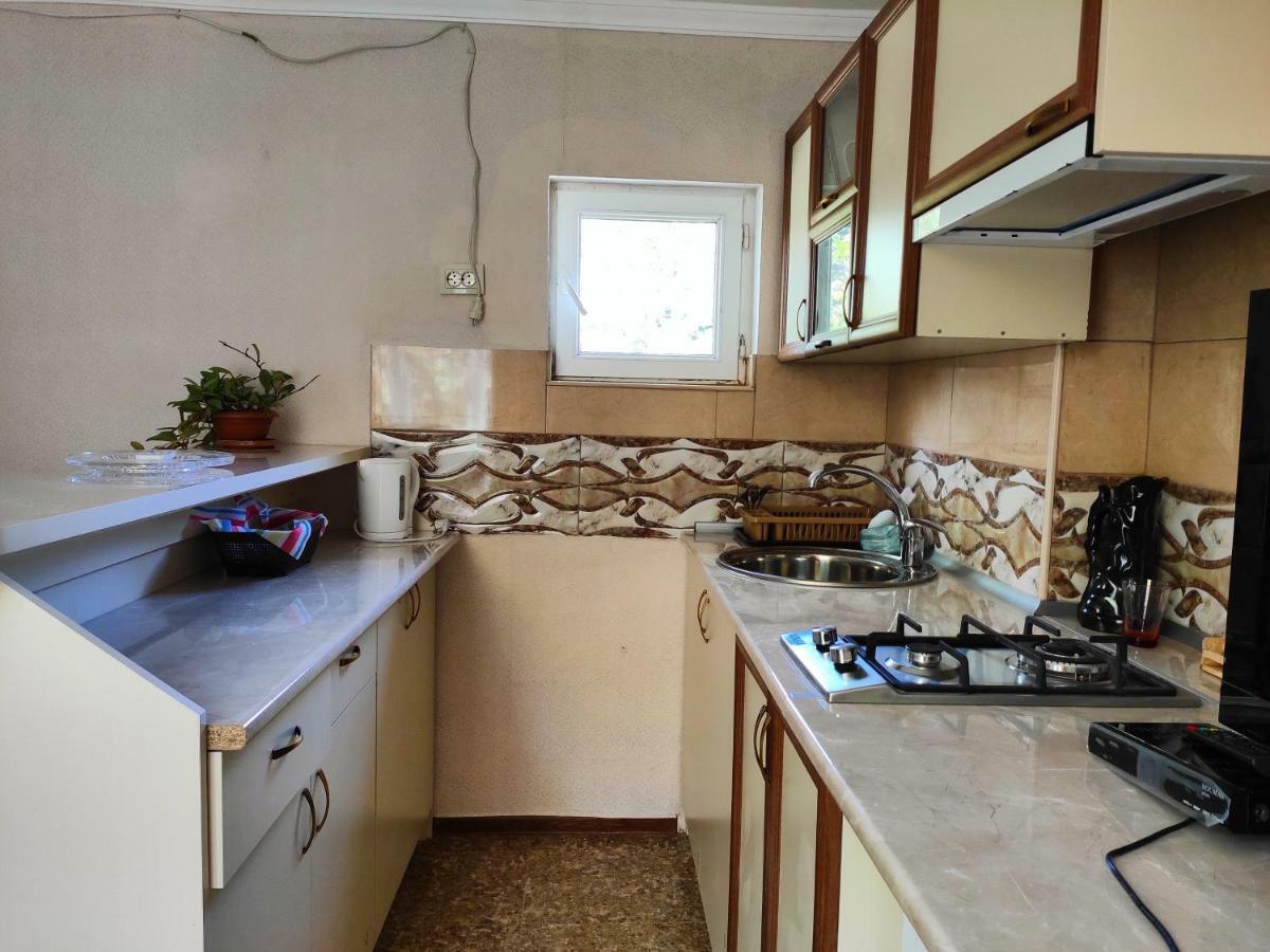 Guesthouse Ttt Tbilisi ภายนอก รูปภาพ