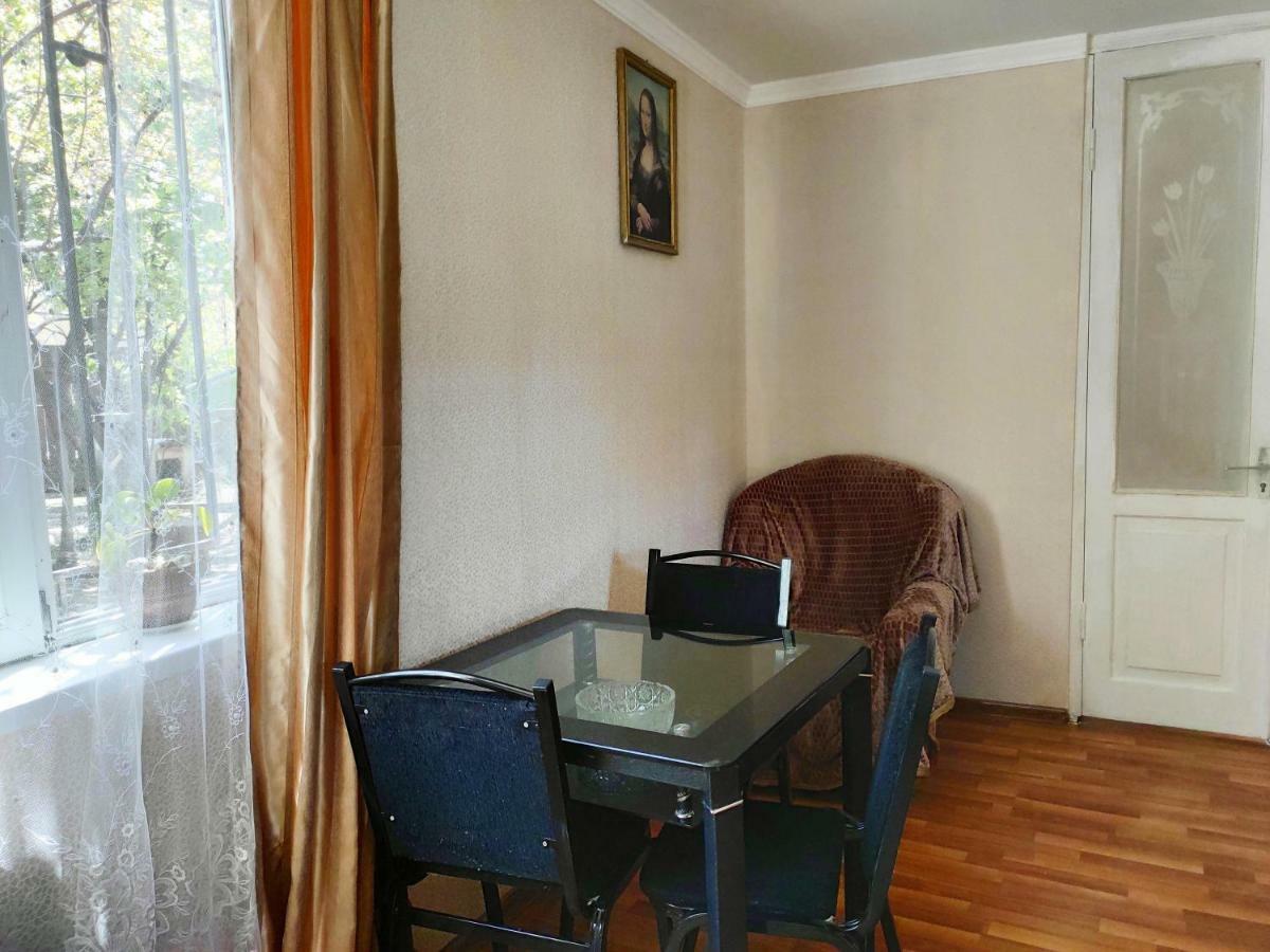 Guesthouse Ttt Tbilisi ภายนอก รูปภาพ