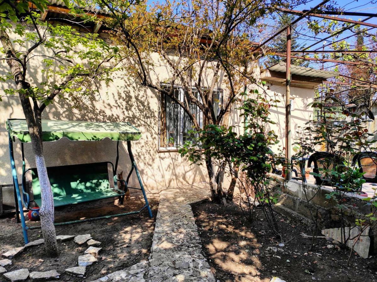 Guesthouse Ttt Tbilisi ภายนอก รูปภาพ