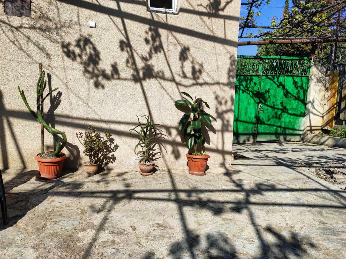 Guesthouse Ttt Tbilisi ภายนอก รูปภาพ