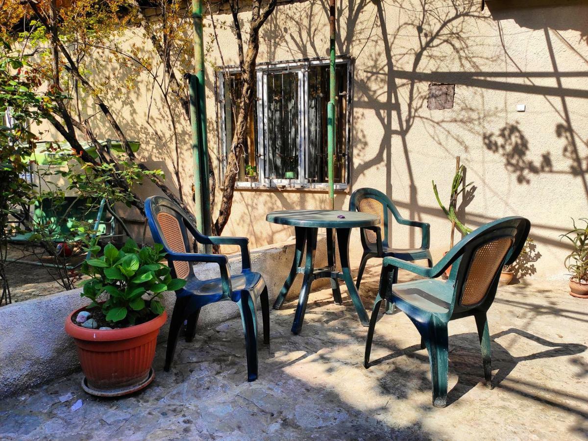 Guesthouse Ttt Tbilisi ภายนอก รูปภาพ