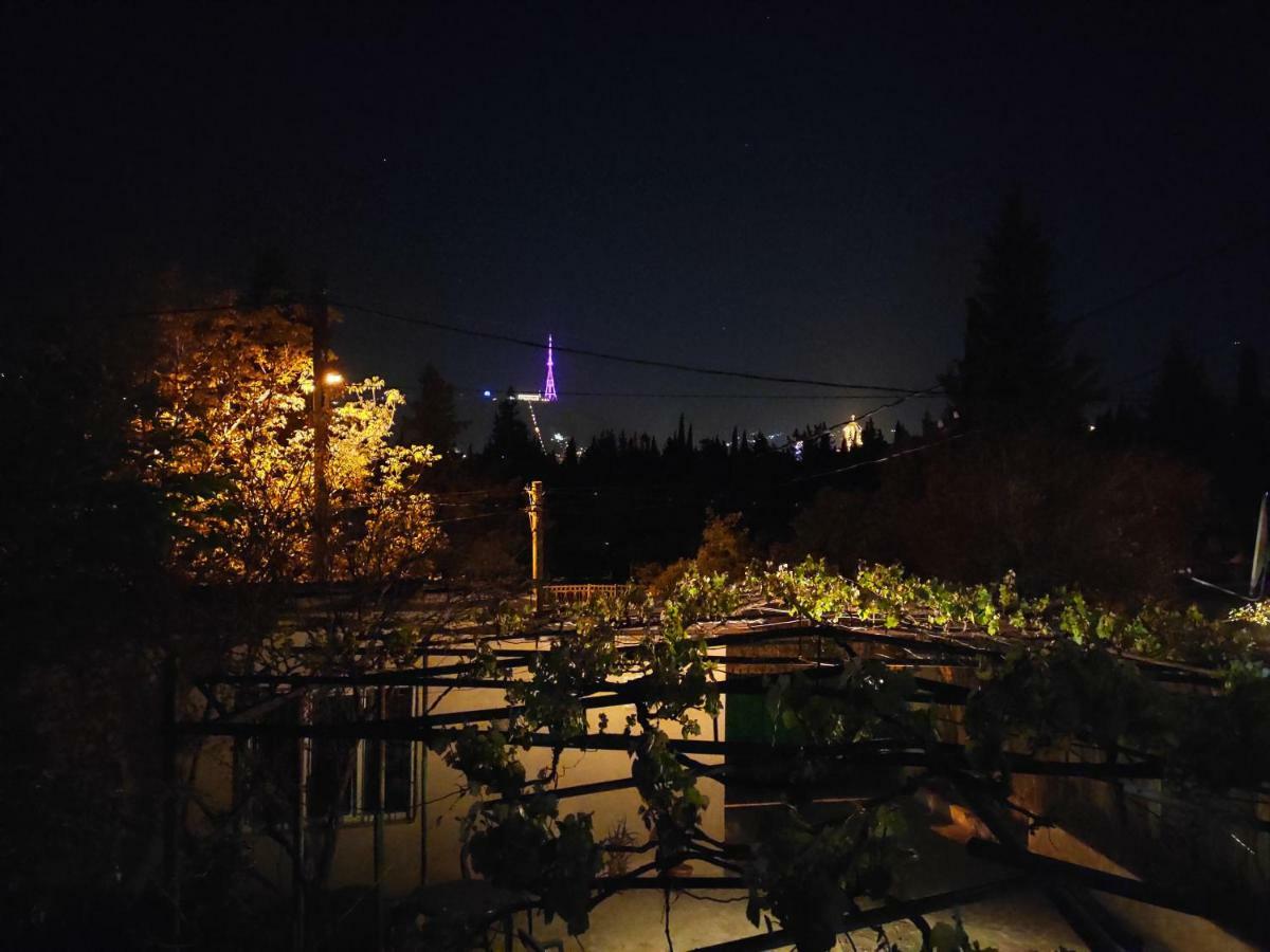 Guesthouse Ttt Tbilisi ภายนอก รูปภาพ
